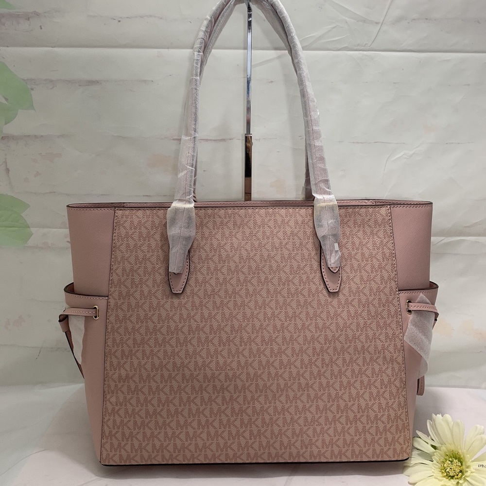 Michael Kors Gilly Large Drawstring Tote Set - Picture 3 of 9